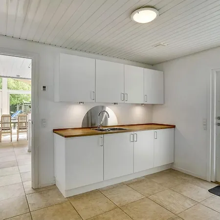 Σπίτι διακοπών Vieno - 2-6km From The Sea By Interhome